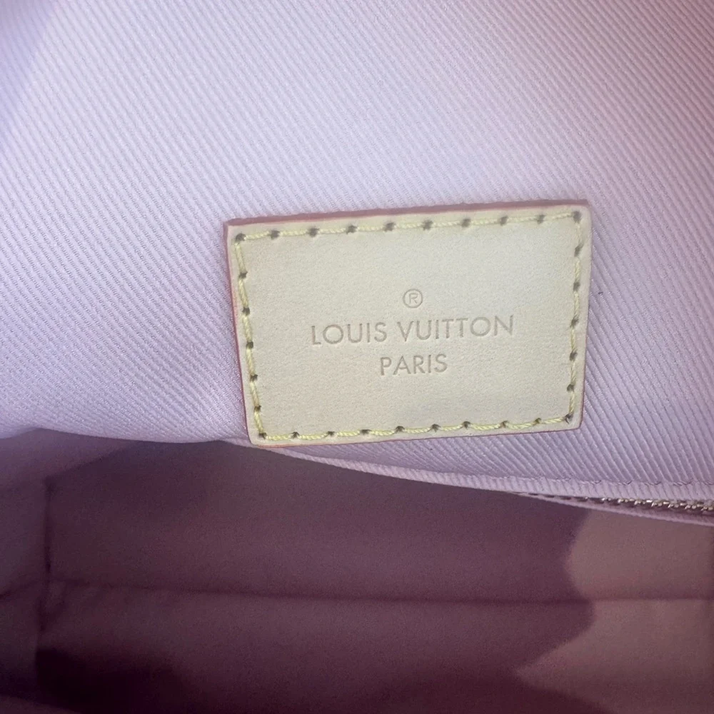 Louis Vuitton Damier Azur Shoulder Bag in White and Light Blue - Picture 8 of 11